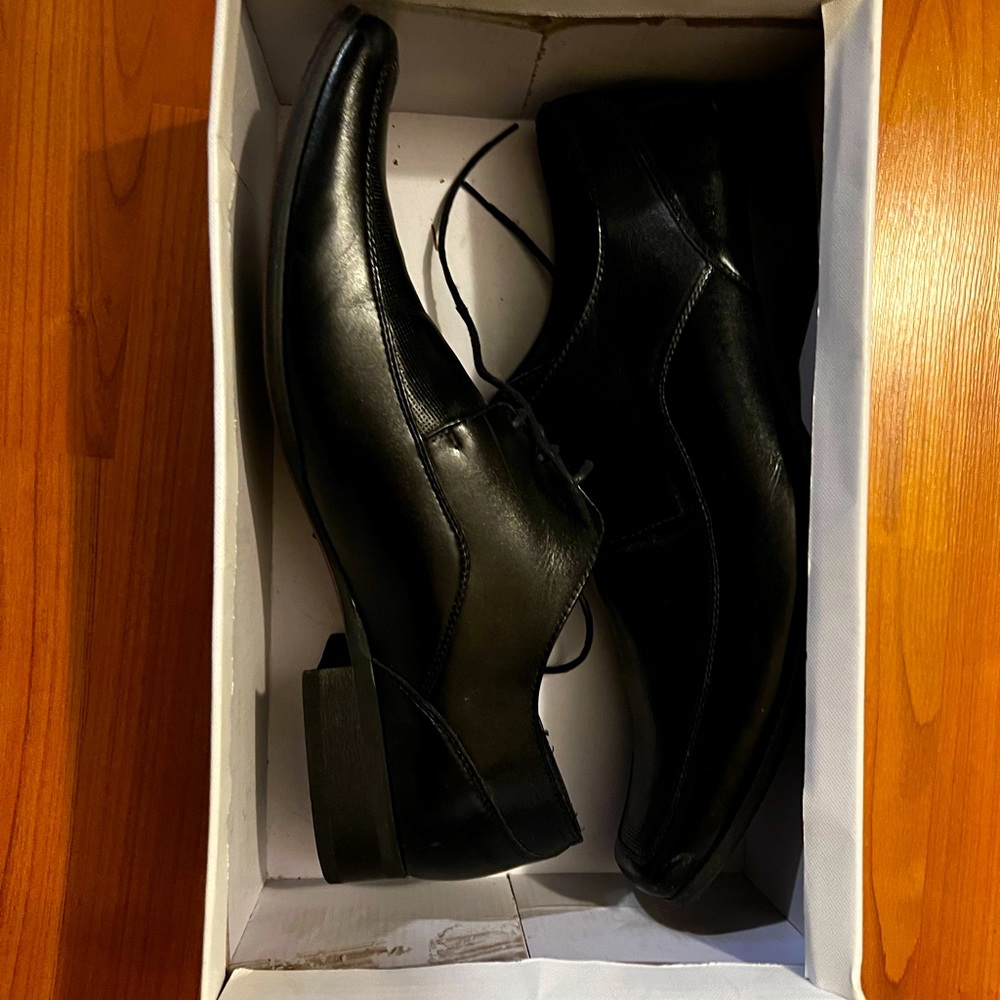 Steve Madden Black Leather Dress Shoes
